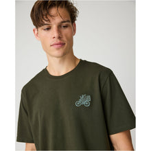 Charger l'image dans la galerie, T-shirt en coton bio broderie poitrine homme chez WeCo Store