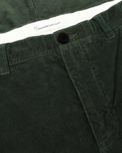 Charger l'image dans la galerie, Pantalon droit en velours côtelé - Chuck regular forest night