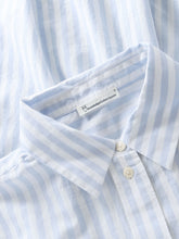Charger l'image dans la galerie, Chemise légère à rayures - Loose stripe shirt
