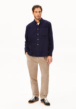 Charger l'image dans la galerie, Chemise en velours Armedangels coton bio chez WeCo Store
