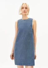 Charger l'image dans la galerie, Minirobe en velours Armedangels chez WeCo Store
