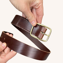 Charger l'image dans la galerie, PRÉCOMMANDE - Ceinture Gaidheal Leather x WeCo - Cuir CHOCOLAT
