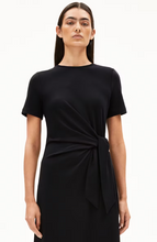 Charger l'image dans la galerie, Robe en jersey nouée - Jeltaa AW26
