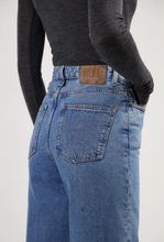 Charger l'image dans la galerie, Jeans taille haute coupe évasée - Sara High Loose
