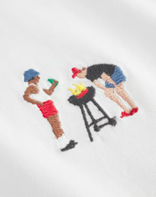 Charger l'image dans la galerie, T-shirt à broderie BBQ - Stockholm bbq emb white tee
